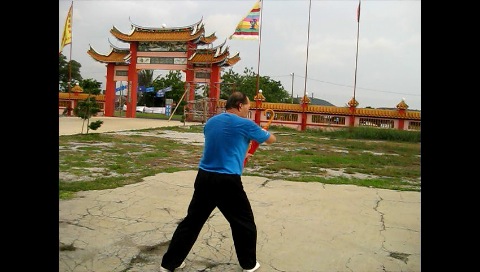 Shaolin Through-Cloud Umbrella Set